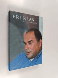 Eri estradeilla (signeerattu)