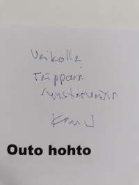Outo hohto : facebooktarinoita (signeerattu, tekijän omiste)