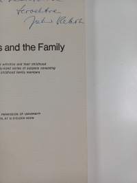Rheumatoid Arthritis and the Family (signeerattu, tekijän omiste)