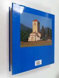 Romanesque : architecture, sculpture, painting