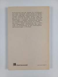 Folkligt kosthåll i Finland - en översikt (signeerattu, tekijän omiste)