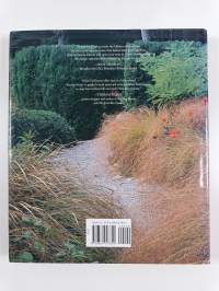 A Pattern Garden - The Essential Elements of Garden Making