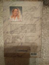 Susanne Björkmann : Kaikki kauneuden hoidosta v1992