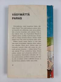 Väsymättä paras : pakinoita