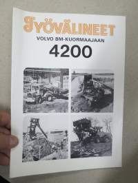 Volvo BM 4200 kuormaaja työvälineet -luettelo / myyntiesite