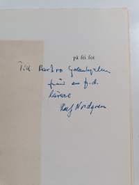 På fri fot (signeerattu, tekijän omiste)