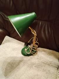 Valinte (V-e) 2472 valaisin pöydälle tai seinään, 1950- luku