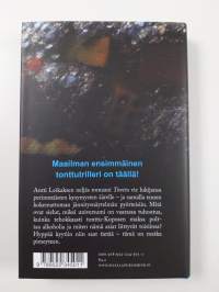 Tonttu : matka pimeyteen