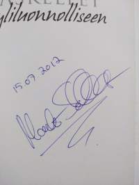 Askeleet yliluonnolliseen (signeerattu)
