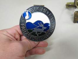 Suomi - Finland - Pallastunturi -auton keulamerkki, emaloitu -car tour badge