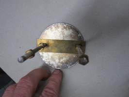 Suomi - Finland - Pallastunturi -auton keulamerkki, emaloitu -car tour badge