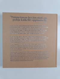 Yhdistykset palvelemassa yhteiskuntaa - ja toteuttamassa itseään : casebook Kolmas lähde