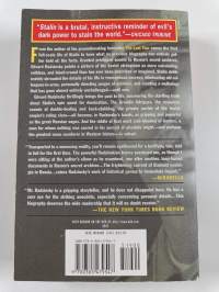 Stalin : the first in-depth biography based on explosive new documents from Russia&#039;s secret archives