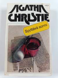 Kortit pöydällä ; Syyttävä sormi