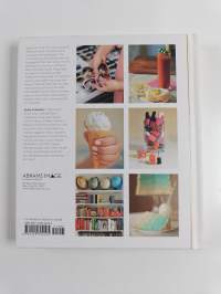 Cupcakes and Cashmere : A Guide for Defining Your Style, Reinventing Your Space, and Entertaining with Ease