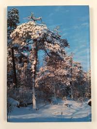 Suomen luontokuvia = Pictures of nature in Finland (signeerattu)