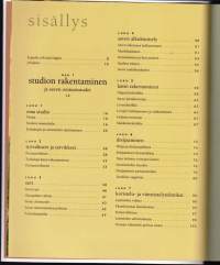 Savenvalajan käsikirja, 2009. Keramiikkaa käsin rakentamalla ja dreijaamalla.