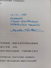 Kasvatustieteen edistymisen käsite ja tieteen edistymisen teoriat : yleisten tieteen edistymisen teorioiden asemasta soveltavan erityistieteen edistymisen määritt...