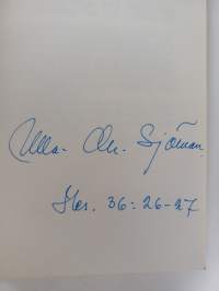 Herran seurassa (signeerattu)