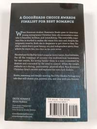 Fifty Shades trilogy : Fifty Shades of Grey ; Fifty Shades Darker ; Fifty Shades Freed (Laatikossa)