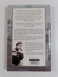 Tosi tarinoita : (ja muita outoja ilmiöitä) : novelleja (signeerattu)