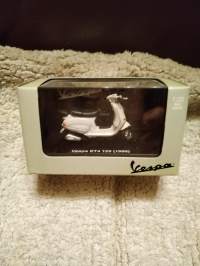 Vespa ET4 125 (1996) pienoismalli 1:32 keräilyyn