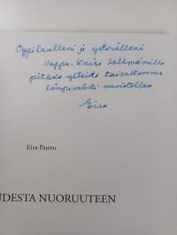 Lapsuudesta nuoruuteen (signeerattu, tekijän omiste)