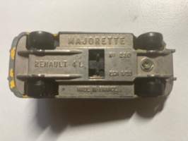 Renault 4 L -pikkuauto Majorette