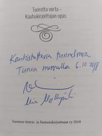 Tuoretta verta : kauhukirjoittajan opas (signeerattu, tekijän omiste)