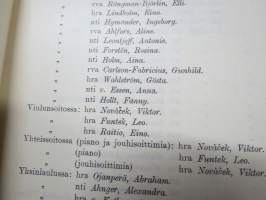 Helsingin Musiikkiopiston vuosikertomus vuodelta 1912-1913, oppilaslistat mm. opettajan Ilmari Hannikainen, oppilaina Jorma &amp; Kirsti Gallen-Kallela