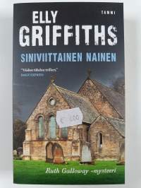 Siniviittainen nainen