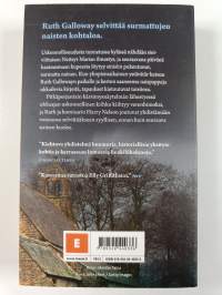 Siniviittainen nainen