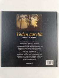 Veden äärellä