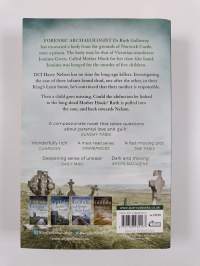 The outcast dead : a Dr Ruth Galloway mystery
