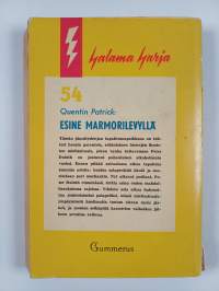 Esine marmorilevyllä