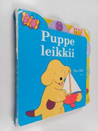 Puppe leikkii