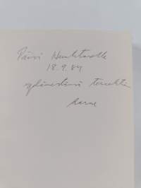 Mitä näyttelijä tekee? : Syntiä vai työtä. (signeerattu, tekijän omiste)