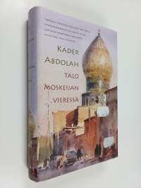 Talo moskeijan vieressä
