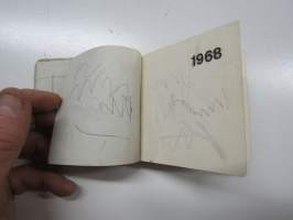 Rosenthal Studio-Line 1968 taskukalenteri, runsas tuotekuvitus mm. Tapio Wirkkala, Björn Wiinblad, Raymond Loewy, E. Fischer-Treyden, Carl Aublöck, Theo Baumann