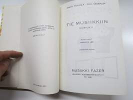 Tie musiikkiin - Musica  II, laulukirja nuotein, kaikki laulujen nimet näkyvät kohteen kuvissa