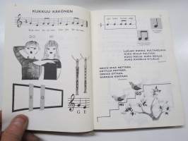 Tie musiikkiin - Musica  II, laulukirja nuotein, kaikki laulujen nimet näkyvät kohteen kuvissa