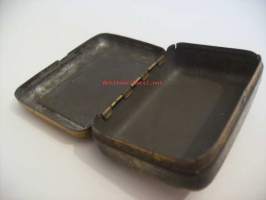Repartur Kästchen   paikkarasia   peltiä 3x5x2 cm   tyhjä tuotepakkaus