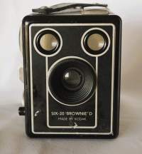 Kamera Kodak Brownie SIX - 20  D , toimii