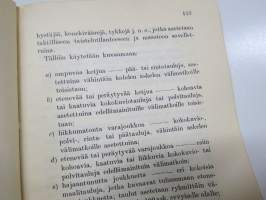 Ampumaoppi - Upseerin käsikirjasto III, kolmen linjan kivääri m/1891 20 sivun perinpohjainen esittely kirjan alussa