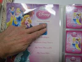 Disney Princess Trading Card Game -keräilykorttien kirja
