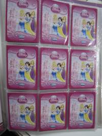 Disney Princess Trading Card Game -keräilykorttien kirja