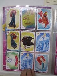 Disney Princess Trading Card Game -keräilykorttien kirja