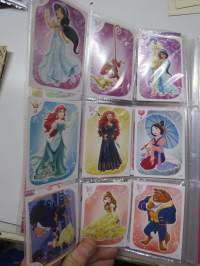 Disney Princess Trading Card Game -keräilykorttien kirja