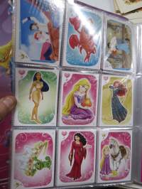Disney Princess Trading Card Game -keräilykorttien kirja