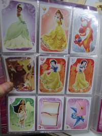 Disney Princess Trading Card Game -keräilykorttien kirja
